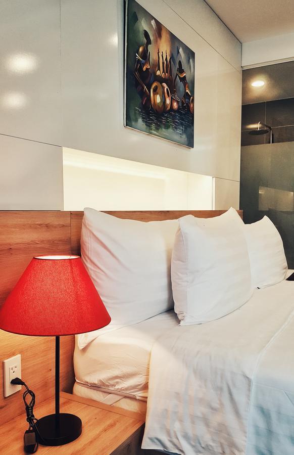 Della Boutique Hotel Хошимин Экстерьер фото